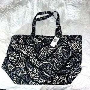Vera Bradley 2.0 Grand Tote with rich Paisley Noir pattern NWT